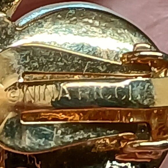 Nina Ricci Earrings - Picture 2 of 2